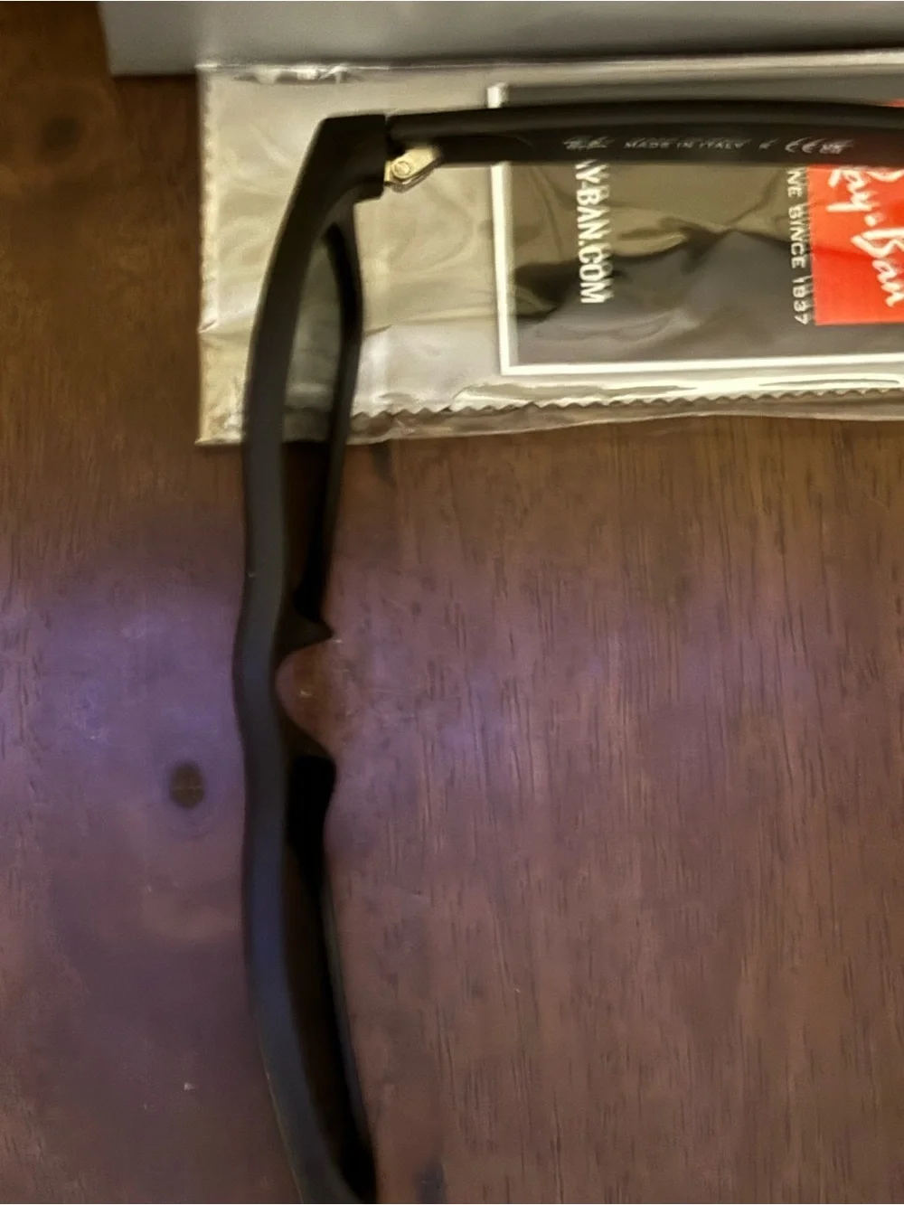BNIB Raybans RB2132 black wayfarer
